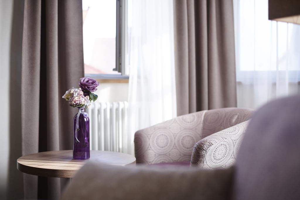 Boutique Hotel zur Post Vohburg an der Donau Zimmer foto